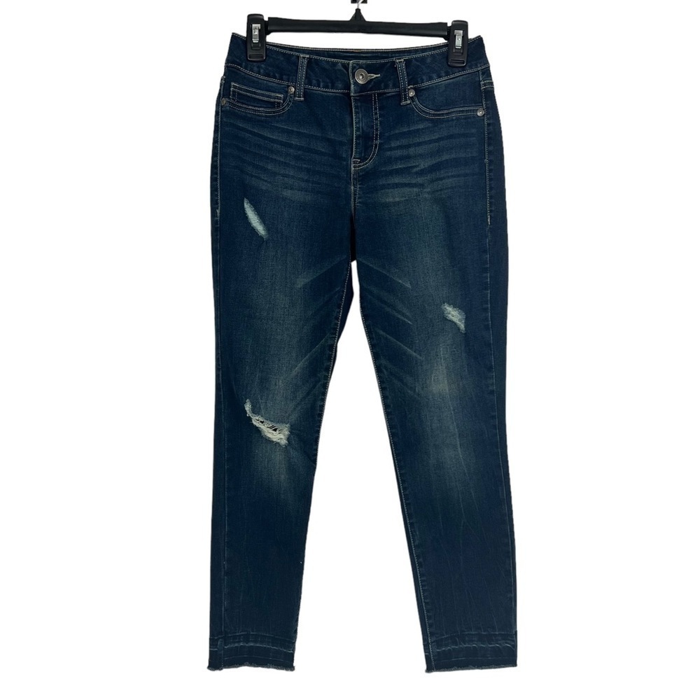 MAURICES Women’s Blue Jeans Sz Small (4/6) Dark Wash Raw Hems Stretch Distressed